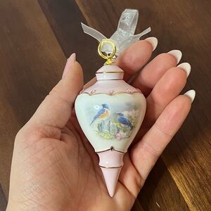 Bradford Exchange Country Garden Porcelain Ornament (2012) 🌸